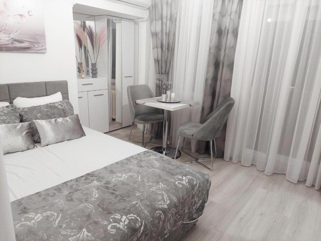 City Lux Square Apartment Skopje Exterior foto