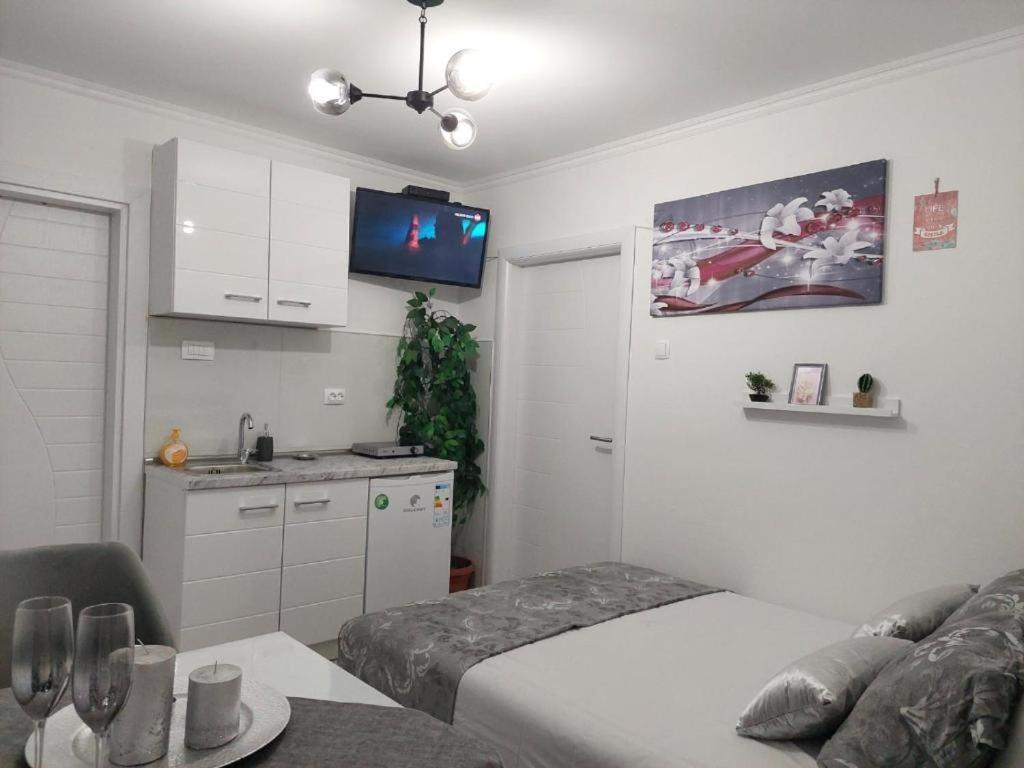 City Lux Square Apartment Skopje Exterior foto